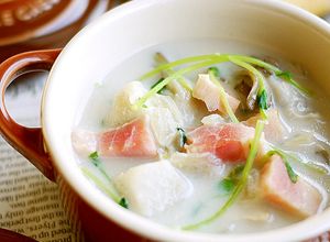 豆苗入り・舞茸と里芋の味噌ミルクスープ-レシピのメイン写真