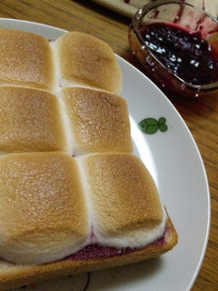 甘〜い幸せ♪マシュマロジャムトースト-レシピのメイン写真