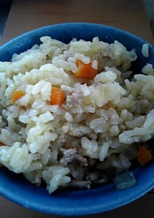 玉葱入りでおいしい♪ひき肉の炊き込みご飯-レシピのメイン写真