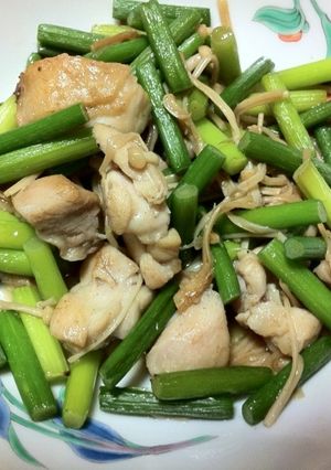 鶏もも肉とにんにくの芽の炒めもの-レシピのメイン写真