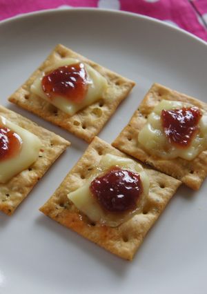 簡単おやつ♬ジャムチーズクラッカー-レシピのメイン写真