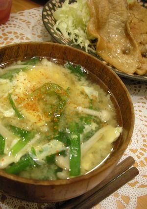 元気がでるでる！ニラ玉えのきのお味噌汁-レシピのメイン写真