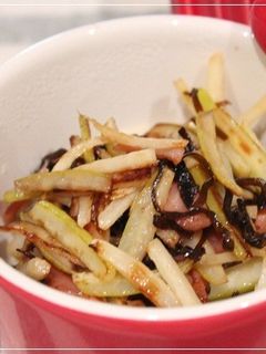 *大根皮とベーコンの塩昆布炒め*-レシピのメイン写真