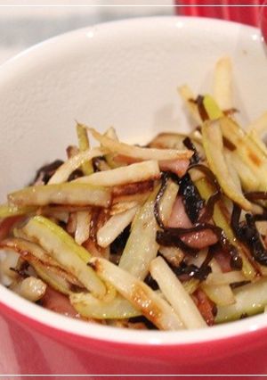 ＊大根皮とベーコンの塩昆布炒め＊-レシピのメイン写真