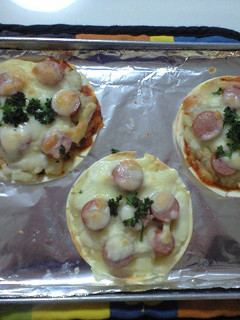餃子の皮を使って☆トースターでミニピザ-レシピのメイン写真