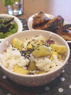 混ぜるだけ!!コロコロさつま芋の混ぜご飯-レシピのメイン写真
