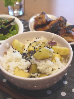 混ぜるだけ!!コロコロさつま芋の混ぜご飯-レシピのメイン写真
