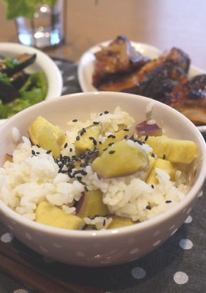 混ぜるだけ!!コロコロさつま芋の混ぜご飯-レシピのメイン写真