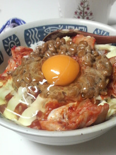 ジャンキー万歳♪なキム卵ケチャマヨ納豆丼-レシピのメイン写真