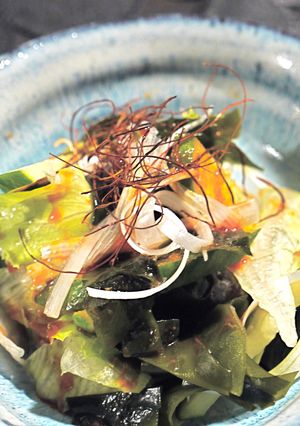 ピビン麺のタレで甘辛すっぱいわかめサラダ-レシピのメイン写真