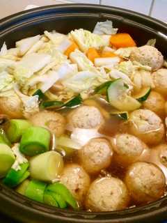 お鍋に☆胡桃と紫蘇入り鶏肉団子-レシピのメイン写真