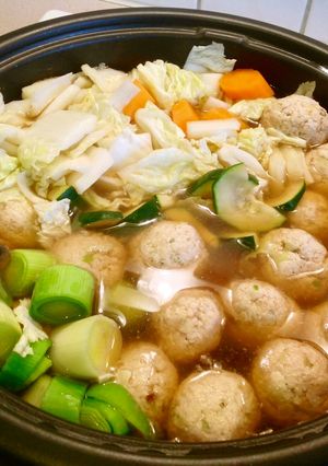 お鍋に☆胡桃と紫蘇入り鶏肉団子-レシピのメイン写真