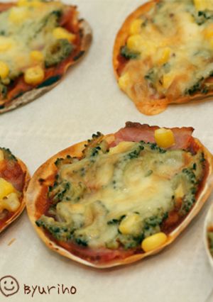 ゴーヤ粒マスタードon餃子の皮ピザ-レシピのメイン写真
