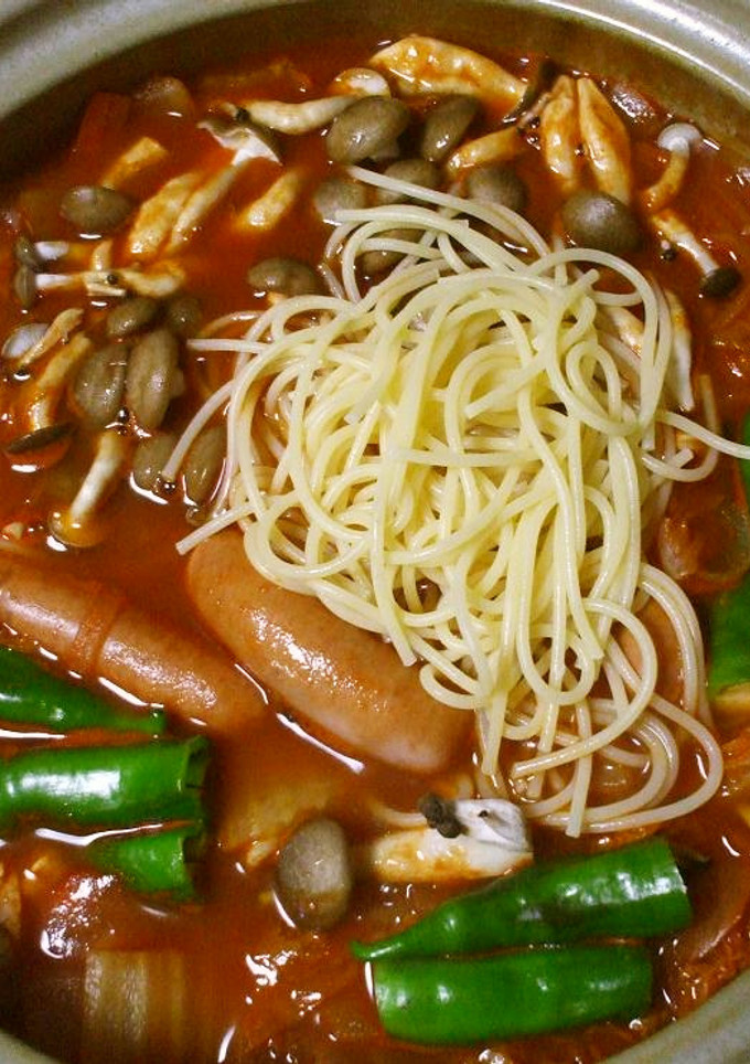 完熟トマト鍋の素を使ってパスタ鍋～♪-レシピのメイン写真