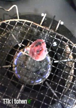 ＊箸やすめ＊梅干焼きました＾＾-レシピのメイン写真