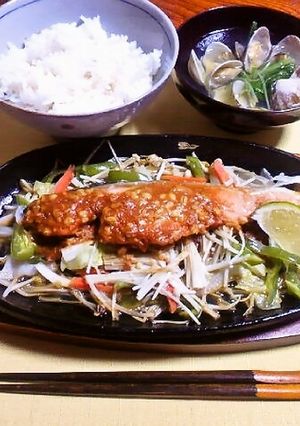 秋鮭のなんちゃってちゃんちゃん焼き-レシピのメイン写真