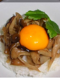 簡単♪いい香り♪きのこ丼-レシピのメイン写真