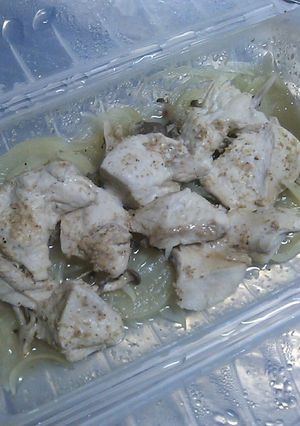 ルクエで鶏肉と野菜のにんにくスゴだれ蒸し-レシピのメイン写真