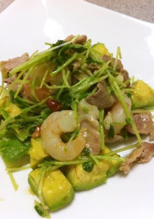 豆苗とアボカドのペペロンチーノ-レシピのメイン写真