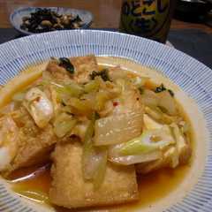 รูปของ 厚揚げとキムチの煮物