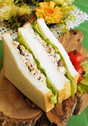 グリルチキンと胡桃のサンドイッチ-レシピのメイン写真