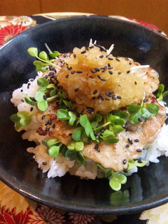 生姜みぞれだしdeもち豚の生姜焼き丼-レシピのメイン写真