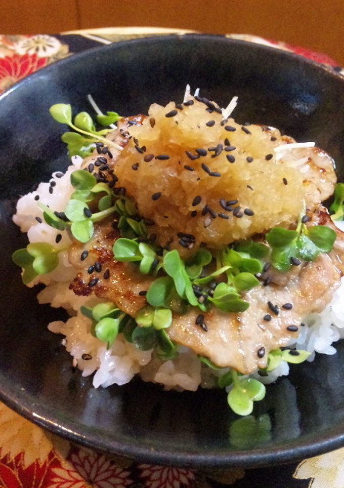 生姜みぞれだしdeもち豚の生姜焼き丼-レシピのメイン写真