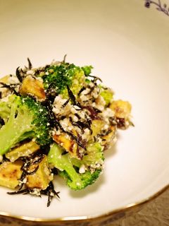 サツマイモとブロッコリーとひじきの和え物-レシピのメイン写真