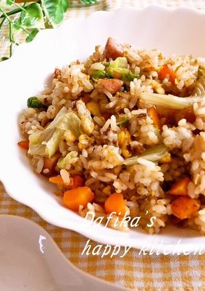 野菜たっぷり♪簡単☆レタス炒飯-レシピのメイン写真