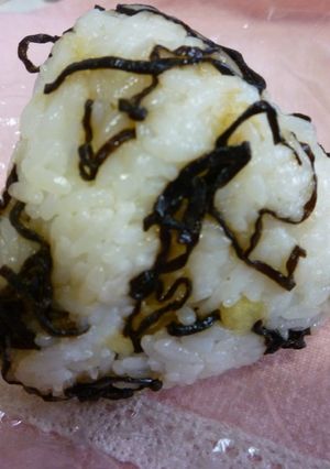 おにぎり♡塩こん部長もチーズがお好き!?-レシピのメイン写真