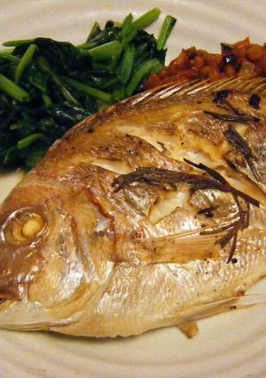 鯛のハーブ焼き・片づけ簡単ウロコとり-レシピのメイン写真