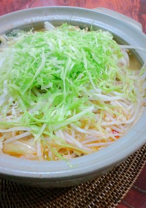キャベツもやし山盛り坦々鍋（担担鍋）♪-レシピのメイン写真
