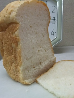 HBで 甘さ控えめフワフワパン♪-レシピのメイン写真