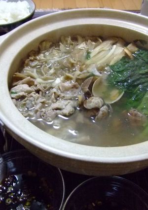 材料これだけ。あさりと春菊のお鍋-レシピのメイン写真