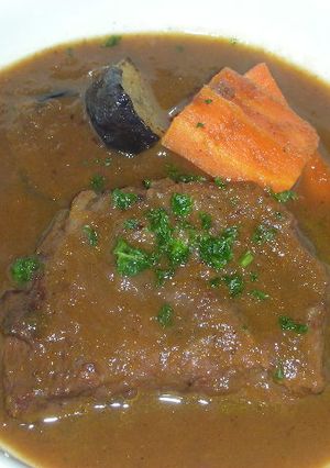 案外簡単！牛肉の赤ワイン煮込み-レシピのメイン写真