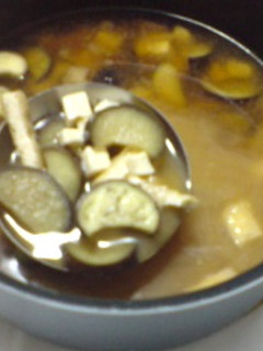 なすと油揚げと豆腐のみそ汁-レシピのメイン写真
