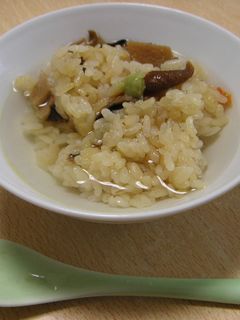 残った炊き込みご飯で♪あったかお茶漬け-レシピのメイン写真