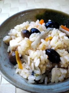 黒豆で五目炊き込みご飯-レシピのメイン写真