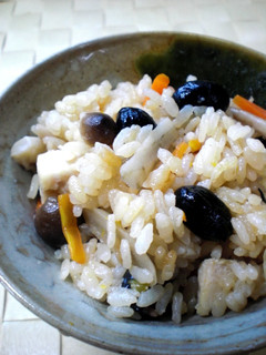 黒豆で五目炊き込みご飯-レシピのメイン写真