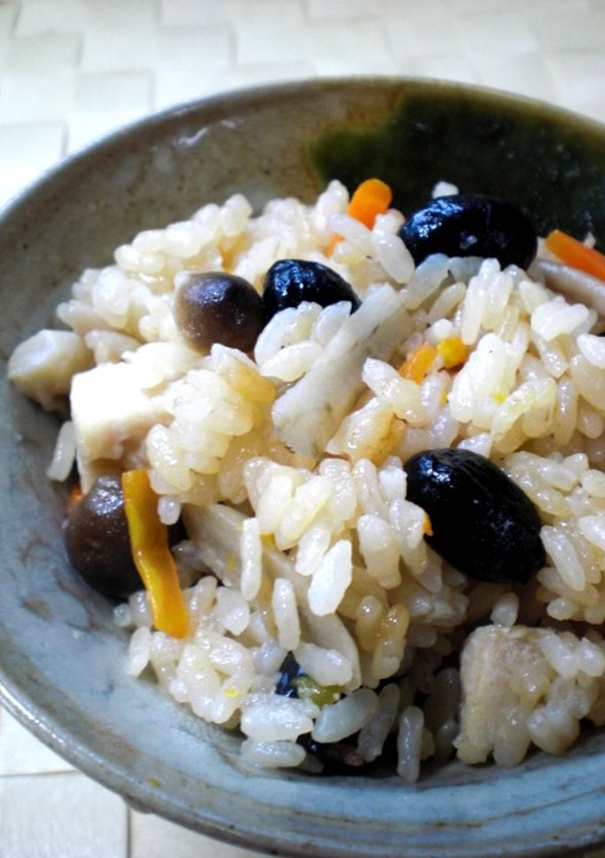 黒豆で五目炊き込みご飯-レシピのメイン写真