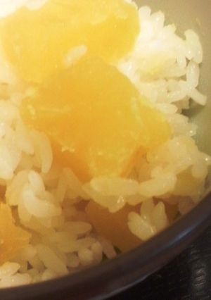 栗より美味しい!!黄金色サツマイモご飯-レシピのメイン写真