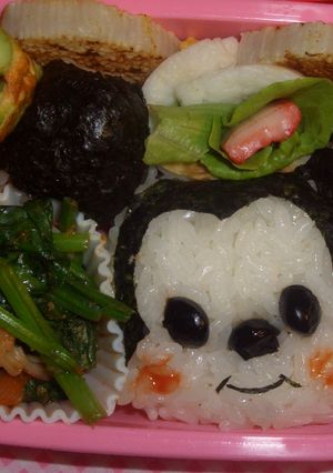 黒豆でクリクリおめめ　の　ミッキー弁当♡-レシピのメイン写真