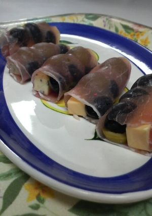 黒豆チーズとオリーブが生ハムに包まれて♪-レシピのメイン写真
