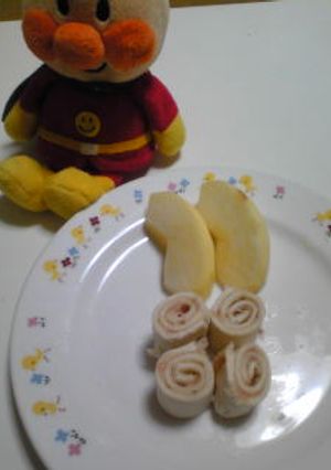 手づかみ食べ☆イチゴロール-レシピのメイン写真