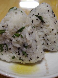 大葉とごま塩のおにぎり-レシピのメイン写真