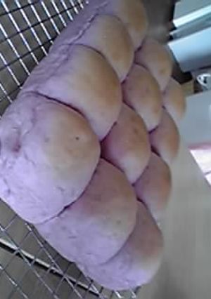 紫イモでふ〜んわり ちぎりパン-レシピのメイン写真