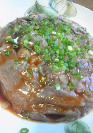 モーモー鍋☆牛スライスと野菜の蒸し焼き鍋-レシピのメイン写真