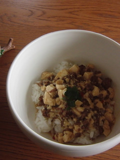 お手軽かさ増しマーボー豆腐丼-レシピのメイン写真