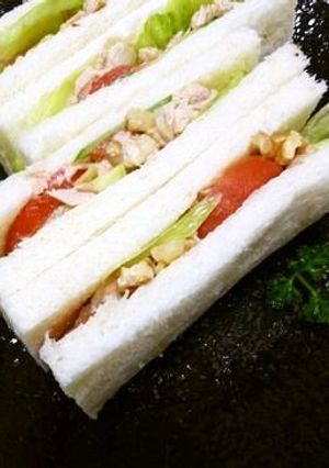 ツナと野菜とくるみのサンドイッチ-レシピのメイン写真