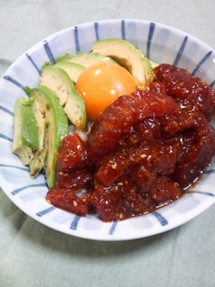 簡単☆韓国風マグロとアボカドのづけ丼-レシピのメイン写真